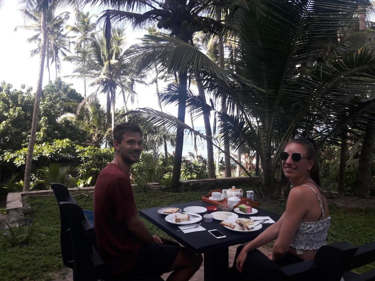 Sunray Rest - Beach View Homestay Mirissa Eksteriør bilde