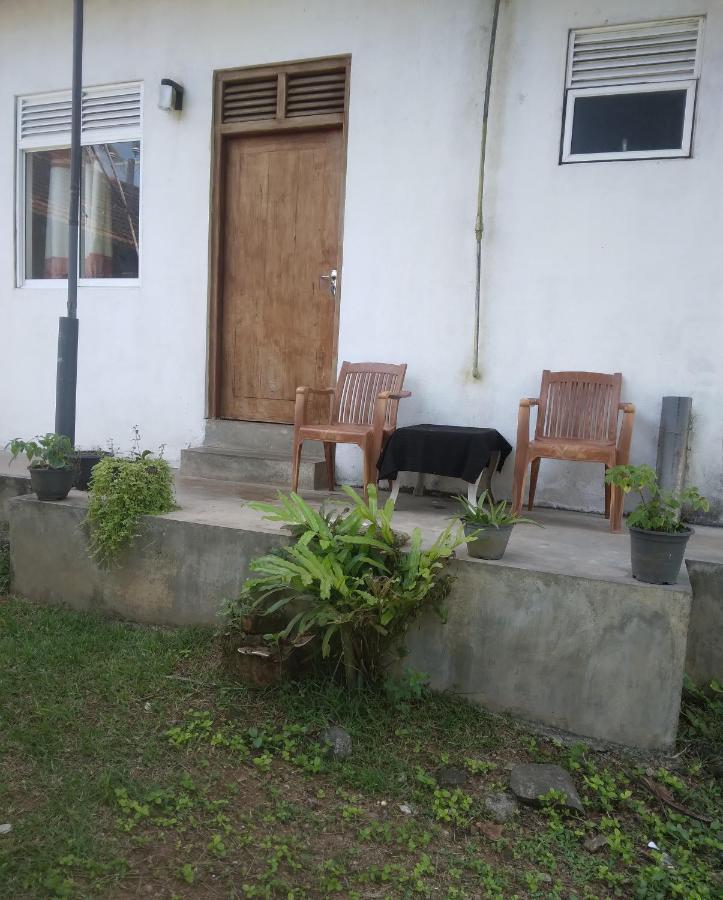 Sunray Rest - Beach View Homestay Mirissa Eksteriør bilde