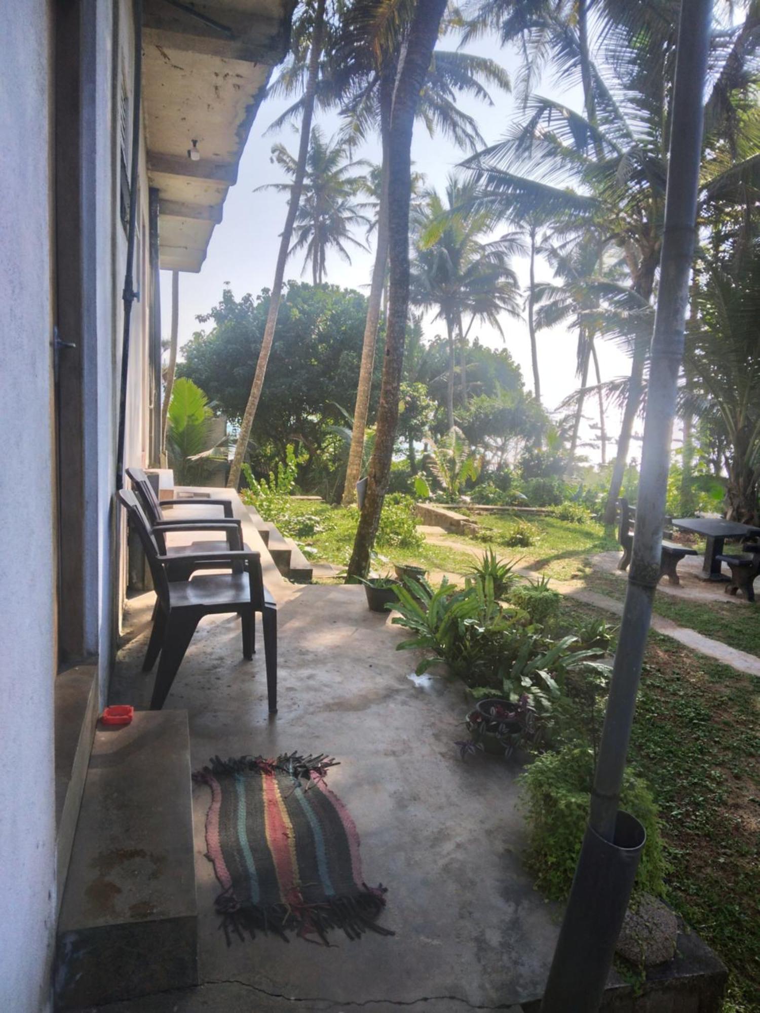 Sunray Rest - Beach View Homestay Mirissa Eksteriør bilde