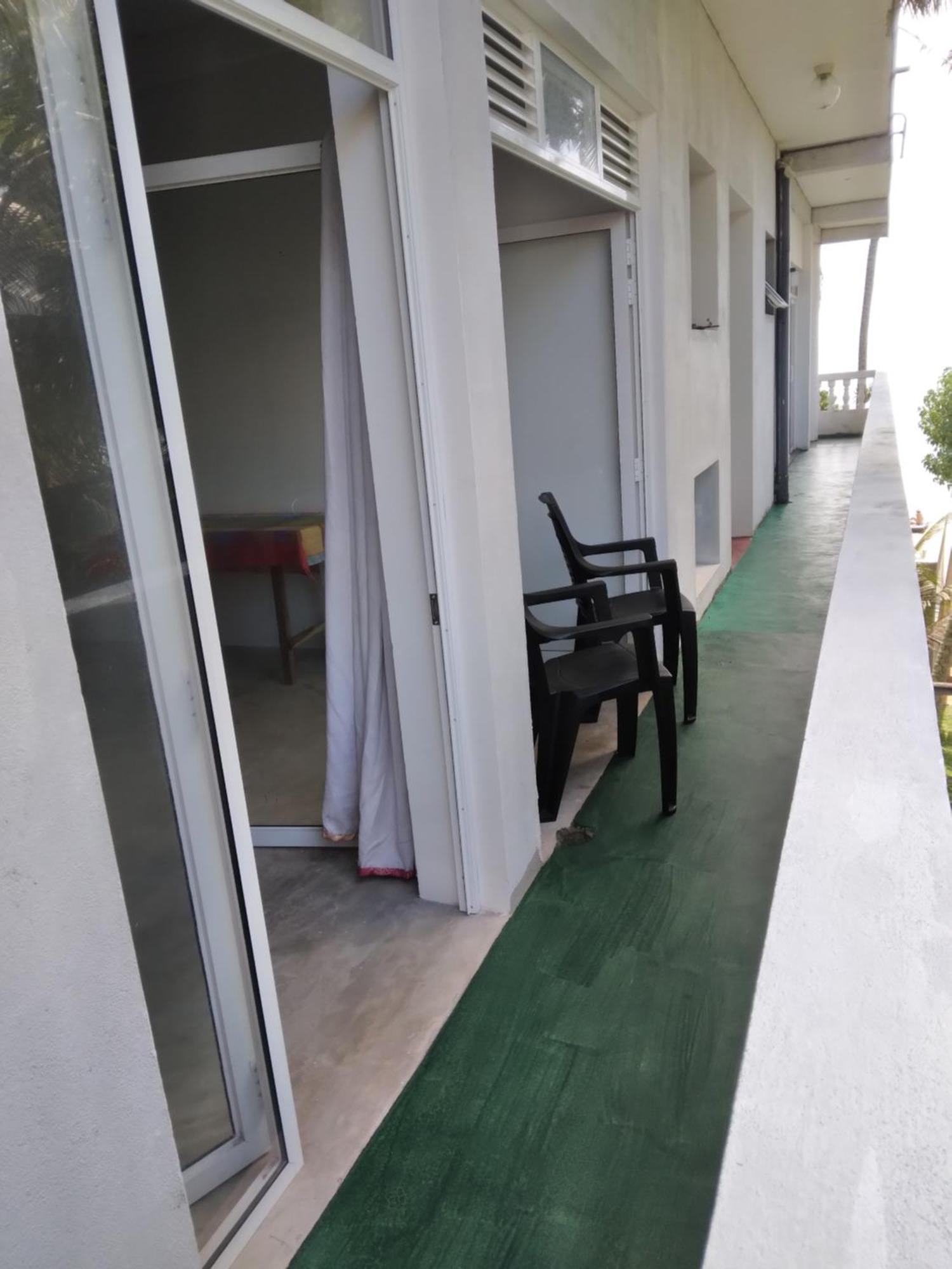 Sunray Rest - Beach View Homestay Mirissa Eksteriør bilde
