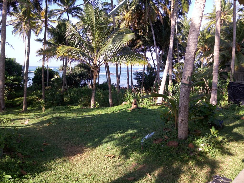Sunray Rest - Beach View Homestay Mirissa Eksteriør bilde