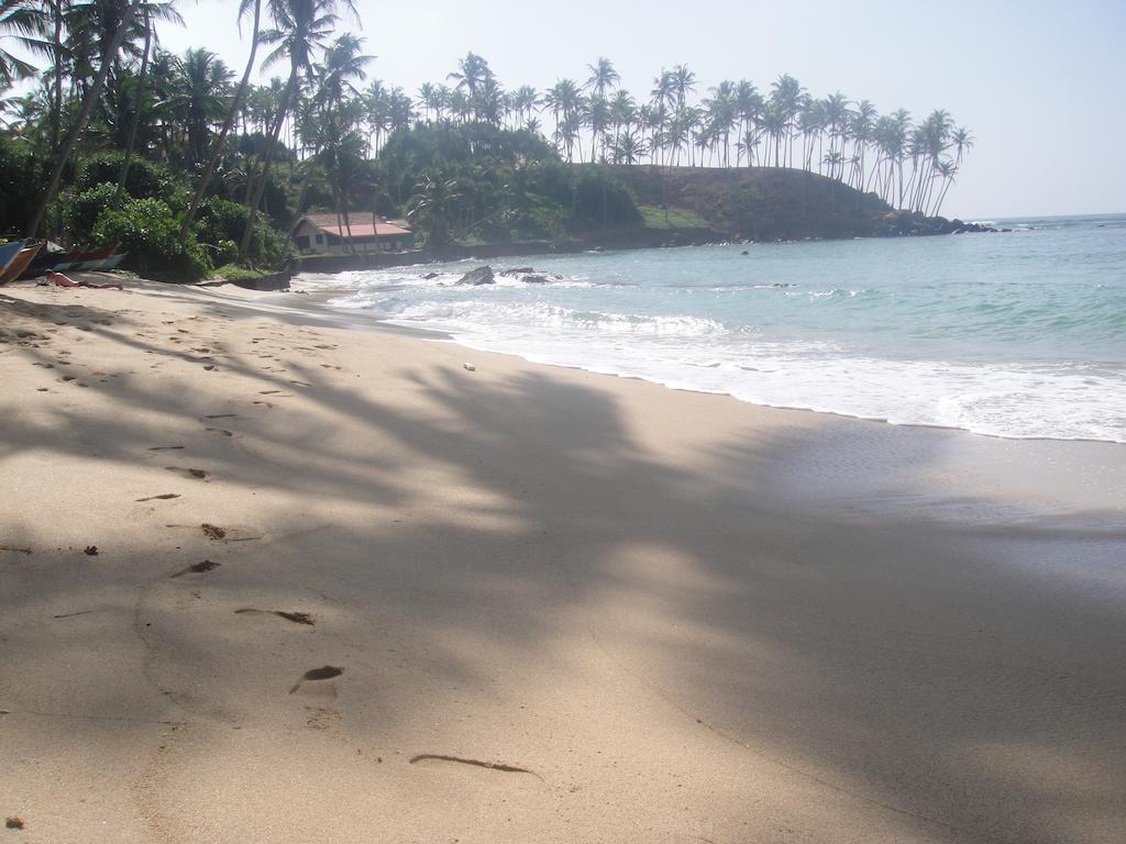 Sunray Rest - Beach View Homestay Mirissa Eksteriør bilde