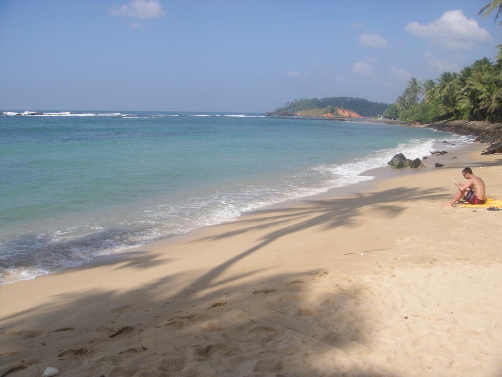 Sunray Rest - Beach View Homestay Mirissa Eksteriør bilde