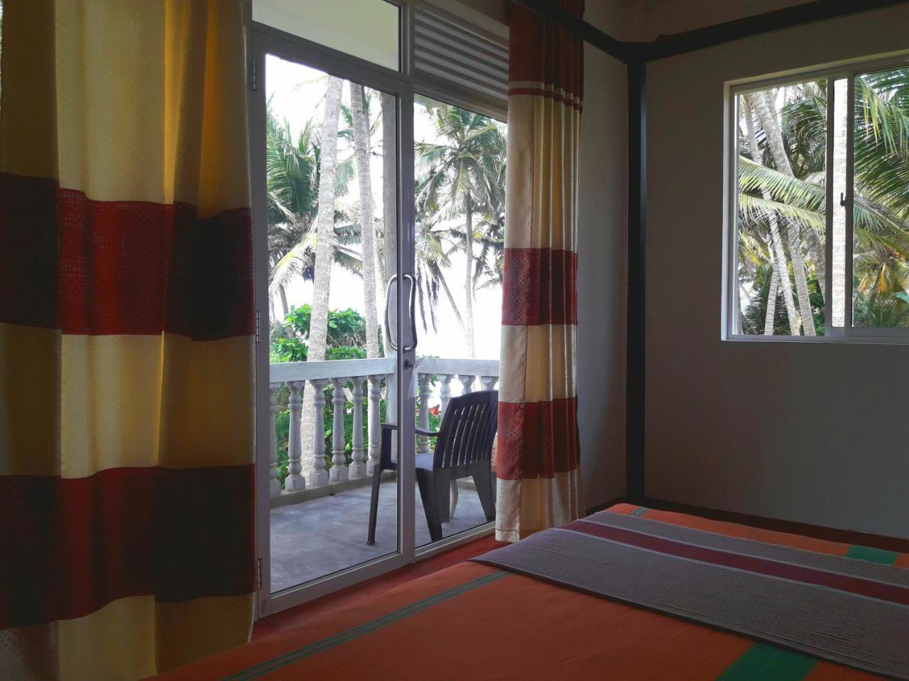 Sunray Rest - Beach View Homestay Mirissa Eksteriør bilde